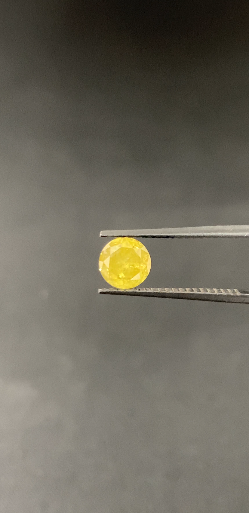 0.91 Carat Natural Fancy Yellow Round Diamond SE-6927N